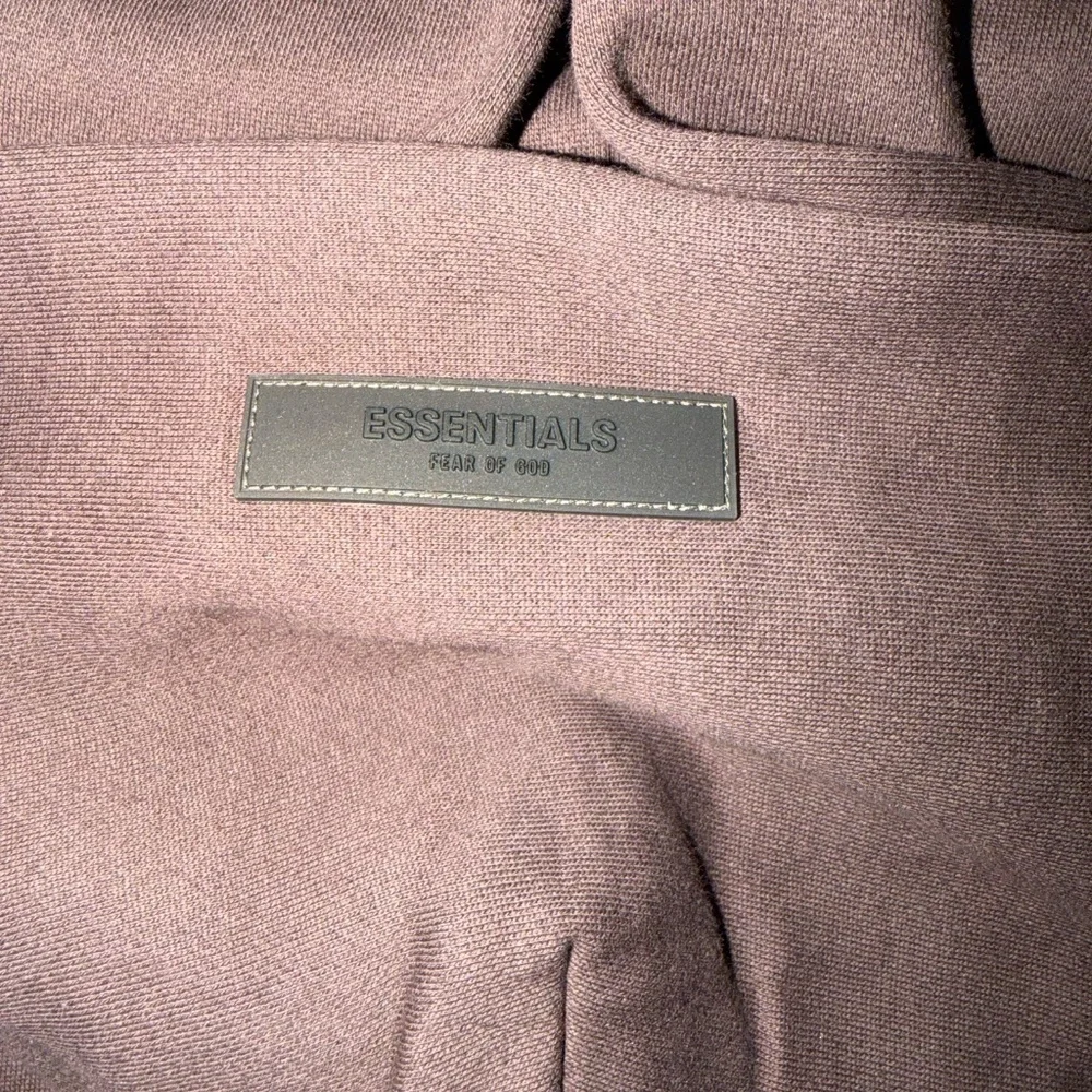 Fear of God Essential’s Plum Hoodie New With Tags Size M - Picture 4 of 6